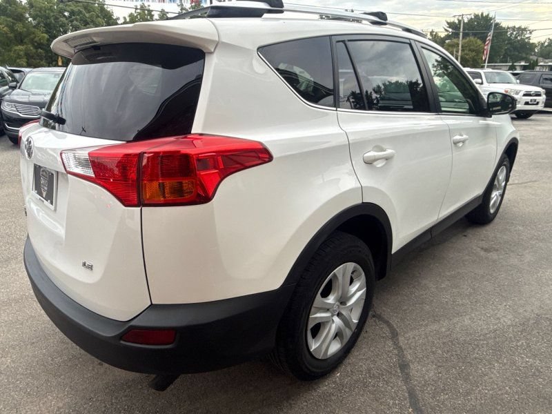 Used 2014 Toyota RAV4 LE AWD/4WD image 5