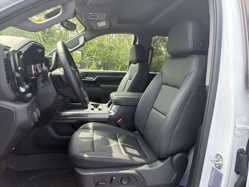 Certified 2025 Chevrolet Silverado 3500 LTZ w/ LTZ Premium Package AWD/4WD image 20