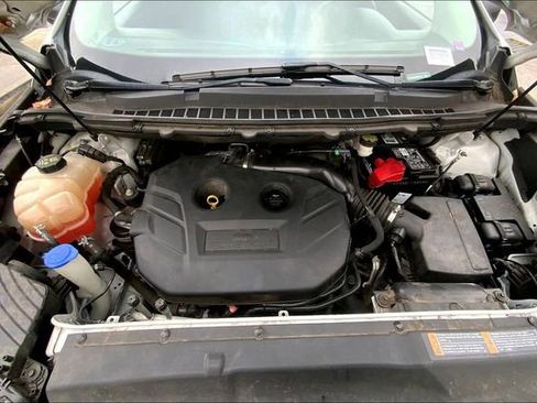 Used 2016 Ford Edge SE image 10