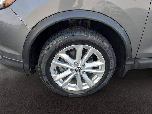 Used 2019 Nissan Rogue Sport S w/ Appearance Package AWD/4WD image 39