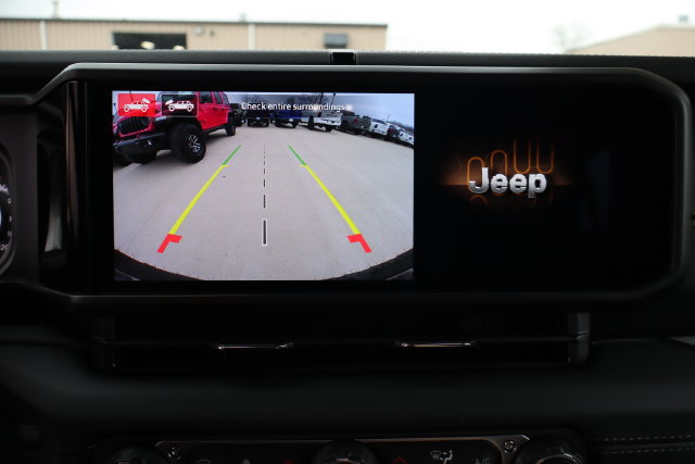 New 2026 Jeep Wrangler Unlimited Sahara AWD/4WD image 25