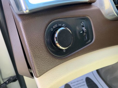 Used 2014 Cadillac SRX Luxury w/ Driver Awareness Package image 17