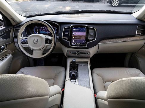 Used 2024 Volvo XC90 B5 Plus image 20