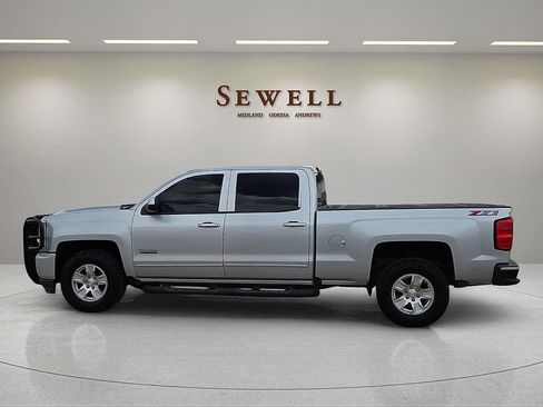 Used 2018 Chevrolet Silverado 1500 LT w/ Texas Edition AWD/4WD image 2