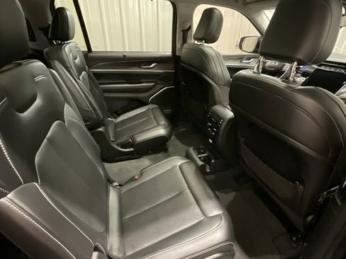 Used 2023 Jeep Grand Cherokee L Limited w/ Luxury Tech Group II image 14