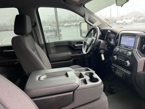Used 2022 GMC Sierra 3500 SLE w/ Remote Start Package image 9