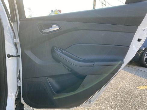 Used 2016 Ford Focus SE image 22