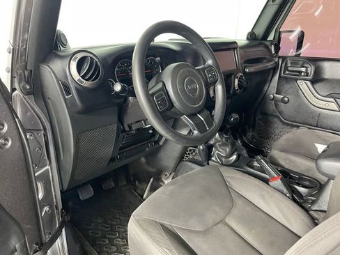 Used 2014 Jeep Wrangler Unlimited Sport w/ Max Tow Package AWD/4WD image 3