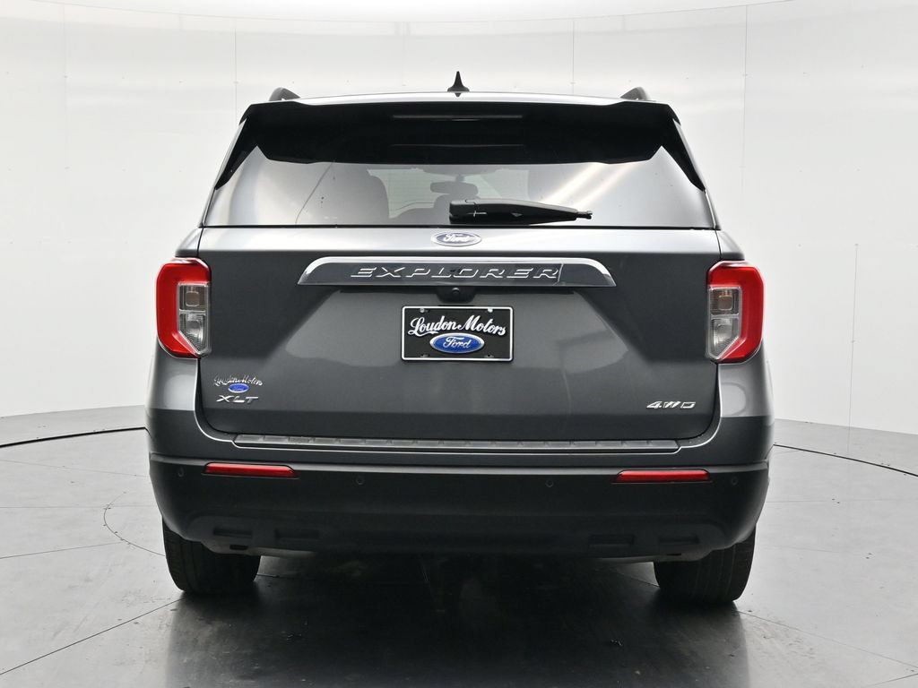 Used 2023 Ford Explorer XLT AWD/4WD image 6