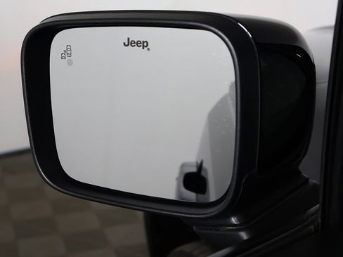 Used 2023 Jeep Renegade Latitude image 30