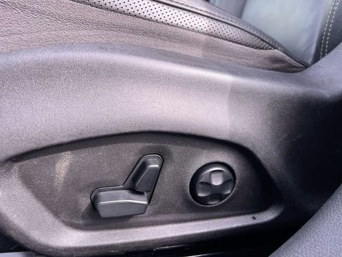 Used 2017 Jeep Renegade Limited FWD image 12
