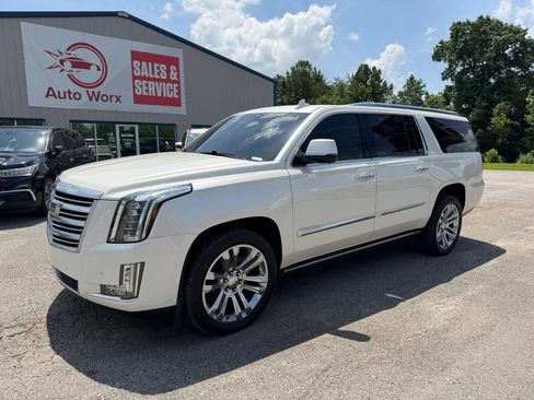Used 2015 Cadillac Escalade ESV Platinum AWD/4WD image 33