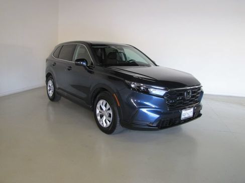 Certified 2025 Honda CR-V LX image 3