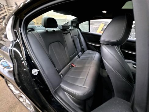 Used 2025 BMW 330i Sedan w/ Convenience Package RWD image 29
