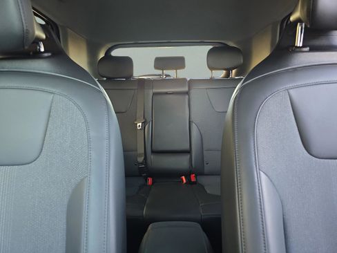 Used 2023 Kia Niro EX image 18