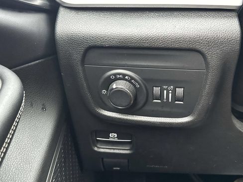 Used 2023 Jeep Grand Cherokee L Laredo w/ Luxury Tech Group I AWD/4WD image 31
