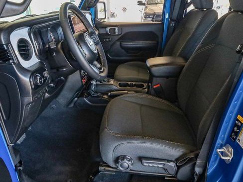 Used 2024 Jeep Wrangler Willys image 9