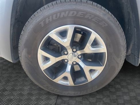 Used 2014 Jeep Cherokee Trailhawk w/ Comfort/Convenience Group AWD/4WD image 13