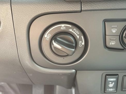 New 2027 Nissan Frontier SV w/ SV Convenience Package AWD/4WD image 27