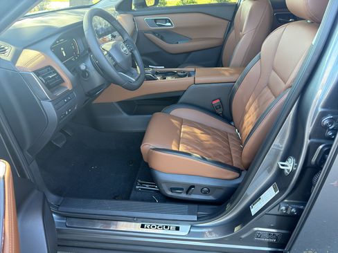 New 2026 Nissan Rogue Platinum image 16