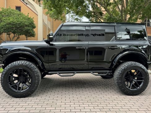 Used 2025 Ford Bronco Outer Banks AWD/4WD image 4