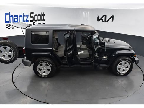 Used 2007 Jeep Wrangler Unlimited Sahara AWD/4WD image 32