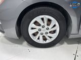 Used 2019 Hyundai Elantra SE image 4