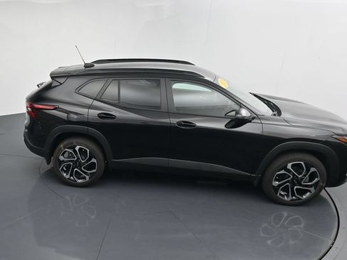 Used 2025 Chevrolet Trax RS w/ Driver Confidence Package FWD image 31