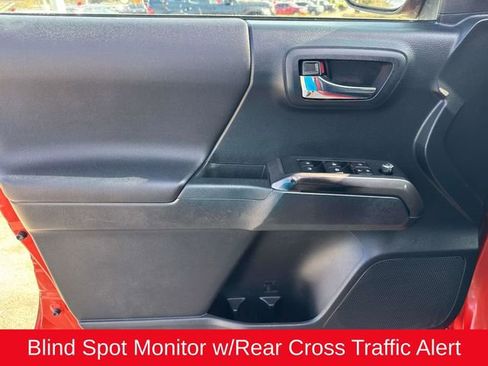 Used 2017 Toyota Tacoma TRD Off-Road image 22