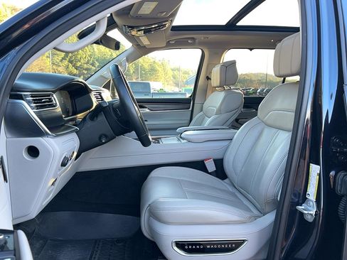 Used 2023 Jeep Grand Wagoneer L 4WD image 12