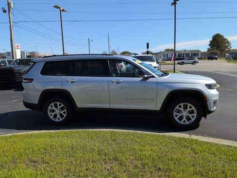 Certified 2023 Jeep Grand Cherokee L Limited image 4