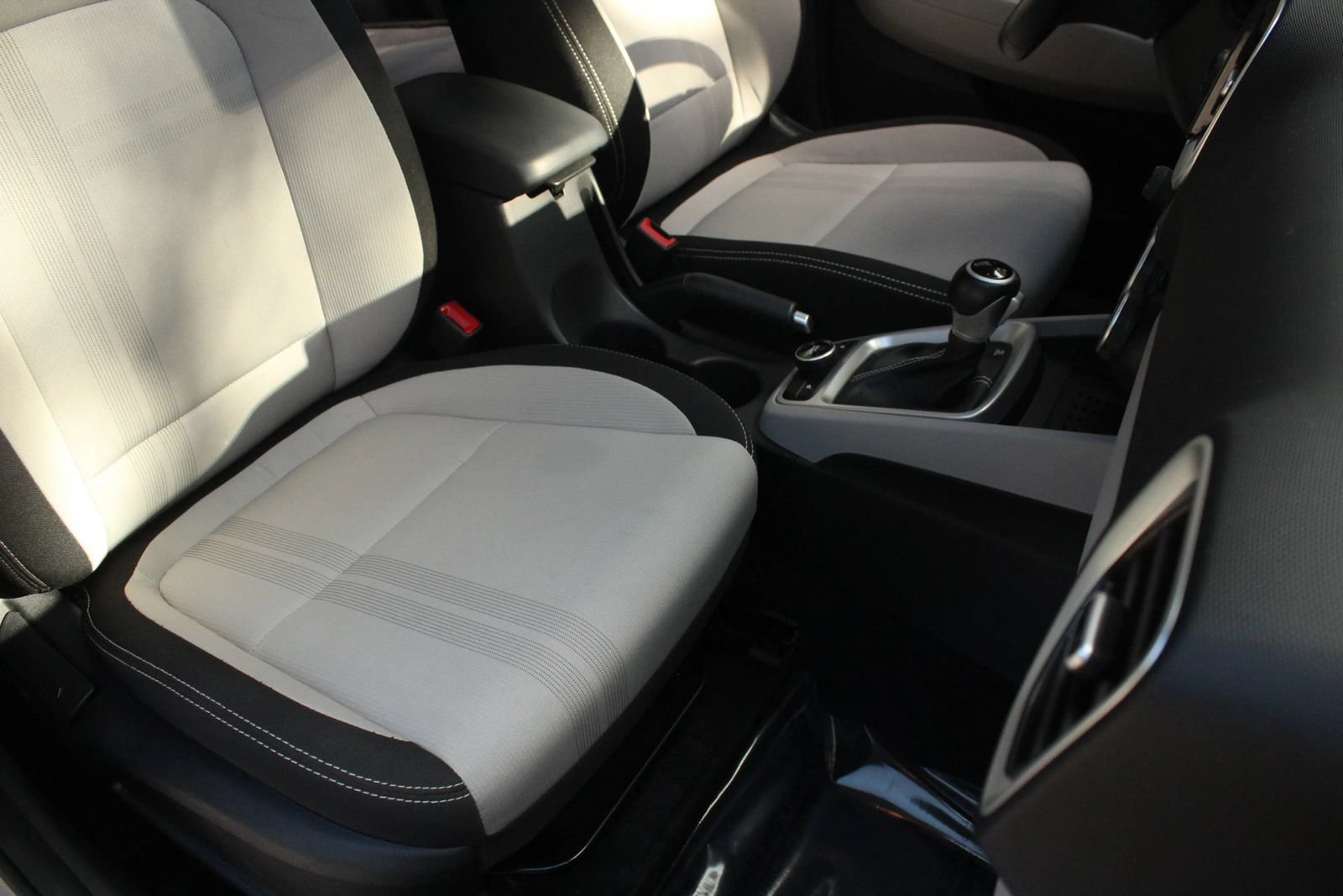Used 2026 Hyundai Venue SEL FWD image 30