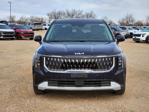 New 2026 Kia Carnival FWD image 5