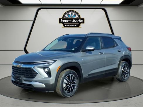 Used 2025 Chevrolet TrailBlazer LT AWD/4WD image 1