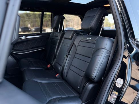 Used 2014 Mercedes-Benz GL 63 AMG 4MATIC image 23