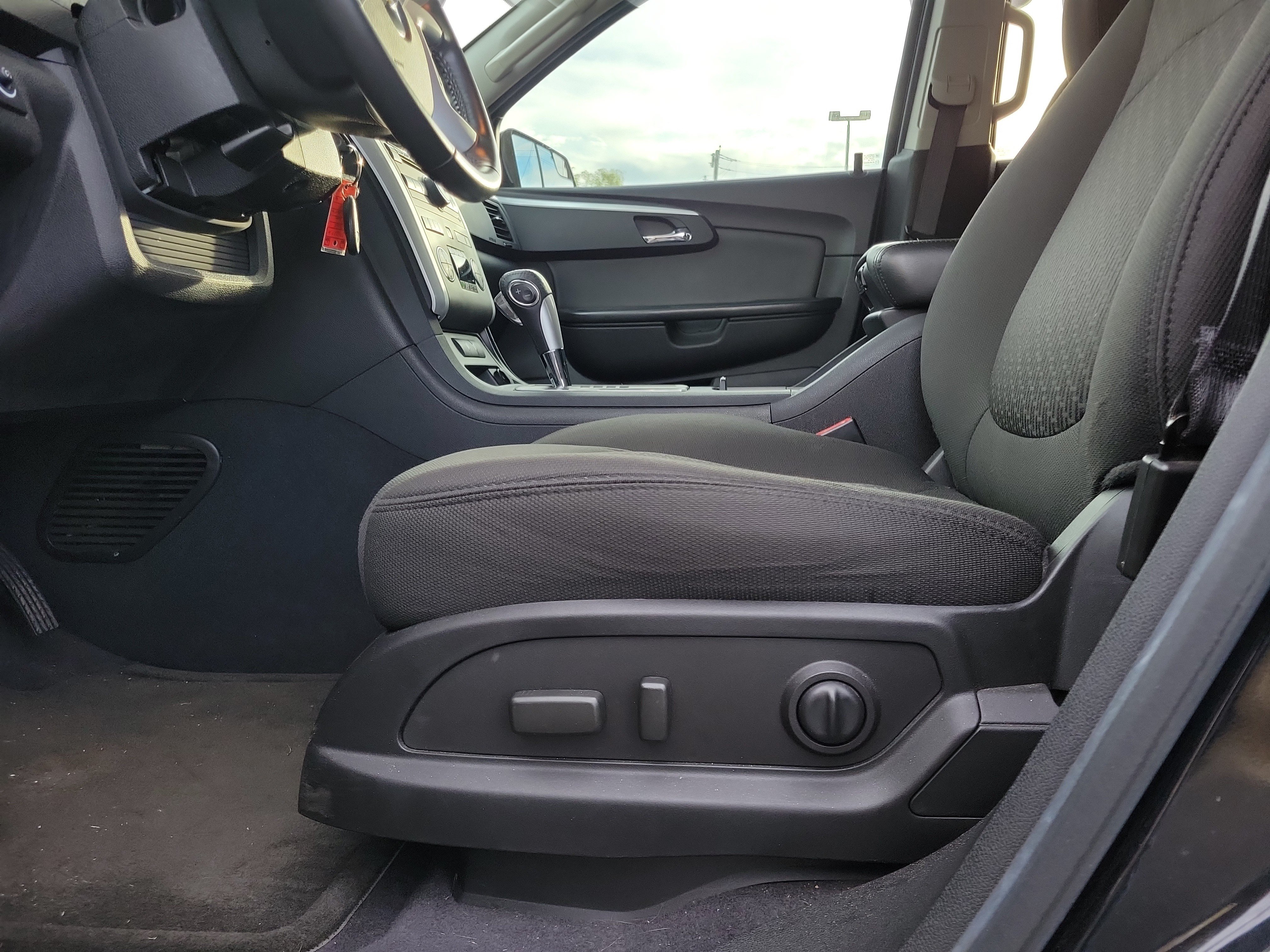Used 2010 Chevrolet Traverse LT w/ LT Special Edition Package FWD image 16