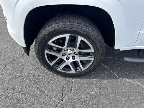 Used 2023 Chevrolet Colorado Z71 w/ Z71 Convenience Package 2 image 12