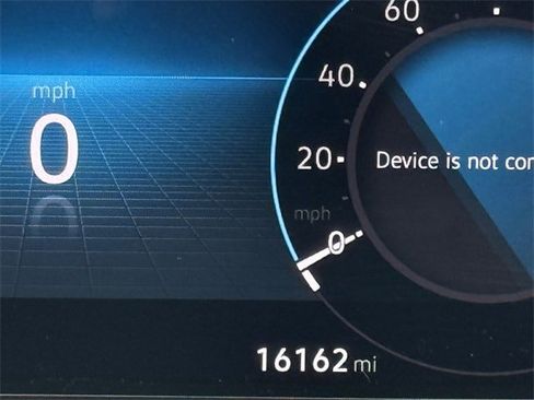 Used 2025 Volkswagen Atlas SE image 15