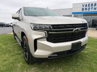 Used 2022 Chevrolet Suburban RST w/ Luxury Package video 1