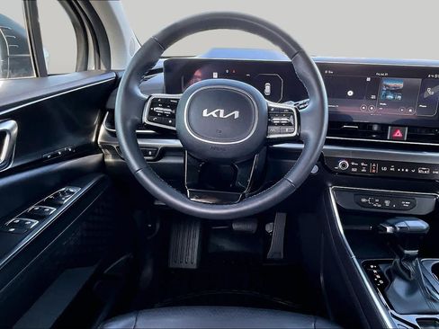 Certified 2025 Kia Carnival SX Prestige FWD image 6