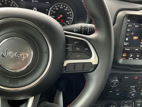 Used 2023 Jeep Renegade Trailhawk image 25