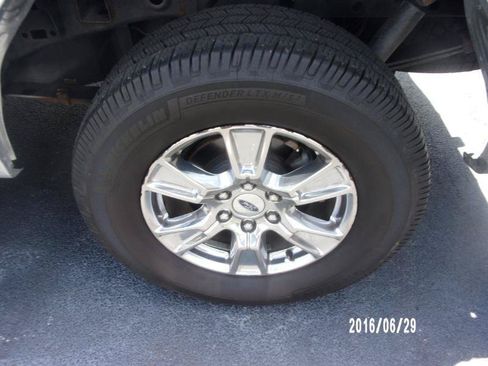 Used 2017 Ford F150 XLT w/ Equipment Group 302A Luxury AWD/4WD image 15