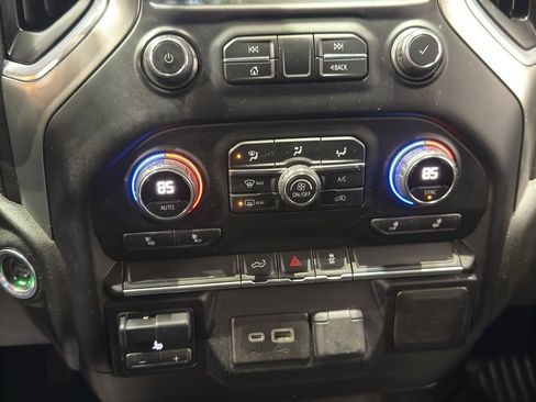 Used 2021 Chevrolet Silverado 2500 LT w/ Convenience Package image 29