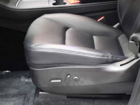 Used 2022 Tesla Model Y Long Range image 30