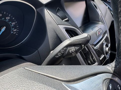 Used 2014 Ford Focus Titanium FWD image 27