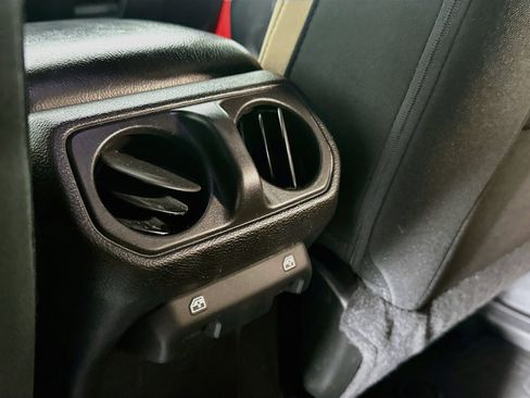 Used 2018 Jeep Wrangler Unlimited Sport S AWD/4WD image 25