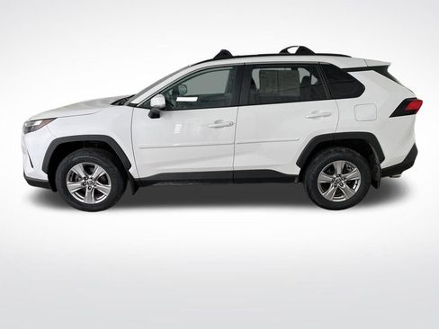 Used 2022 Toyota RAV4 XLE w/ Convenience Package image 2