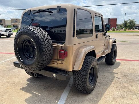 Used 2000 Jeep Wrangler Sahara AWD/4WD image 6