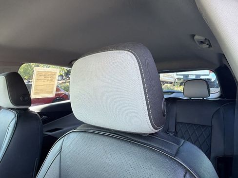 Used 2018 Chevrolet Equinox LS FWD image 11