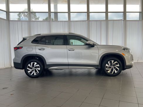 New 2026 Volkswagen Tiguan S image 8